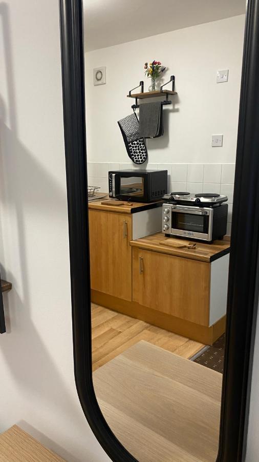 Bv Homely Studio Fourteen At Deighton Huddersfield Eksteriør billede