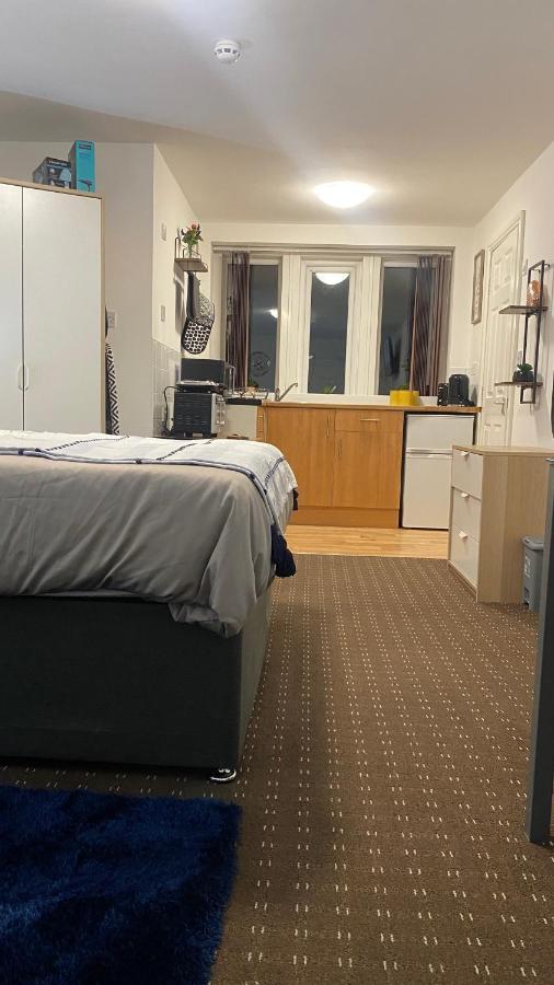 Bv Homely Studio Fourteen At Deighton Huddersfield Eksteriør billede